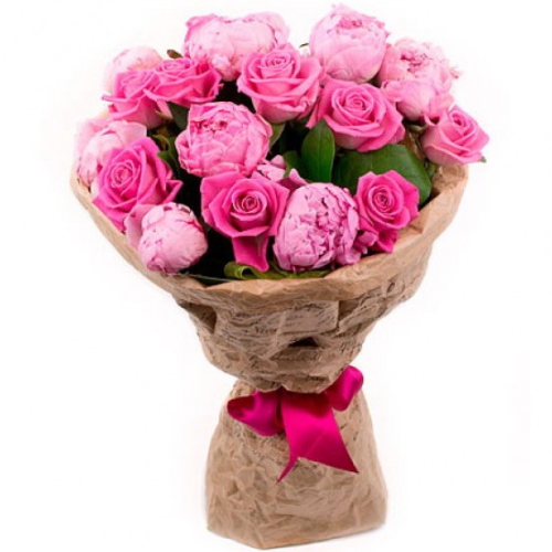 Bouquet of peonies and roses ― Floristik — flower delivery all over Ukraine