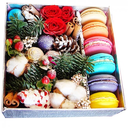 Box Christmas cookies Macaron ― Floristik — flower delivery all over Ukraine