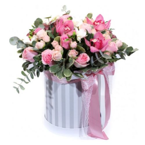 Box Austrian Present ― Floristik — flower delivery all over Ukraine