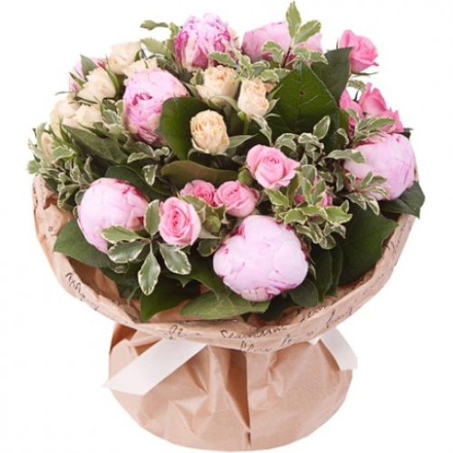 Bouquet of peonies roses ― Floristik — flower delivery all over Ukraine