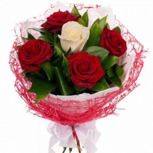 Bouquet 5 white and red roses ― Floristik — flower delivery all over Ukraine