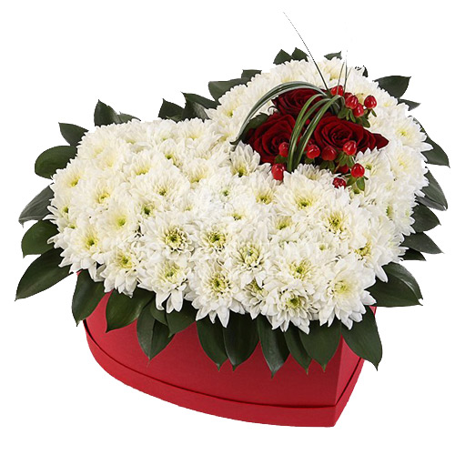 Box heart chrysanthemums ― Floristik — flower delivery all over Ukraine