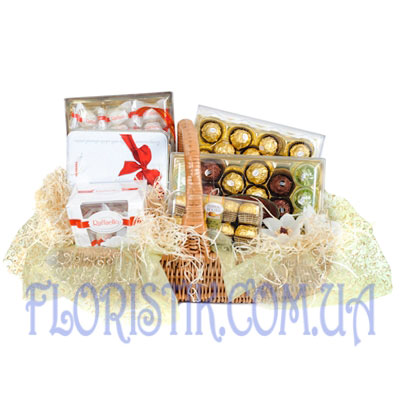 Premium basket ― Floristik — flower delivery all over Ukraine