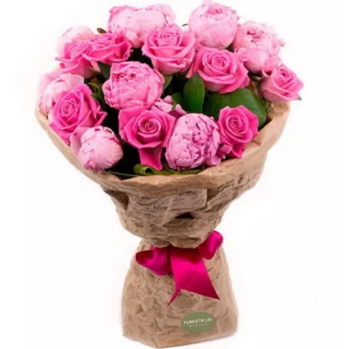 Bouquet of peonies and roses ― Floristik — flower delivery all over Ukraine