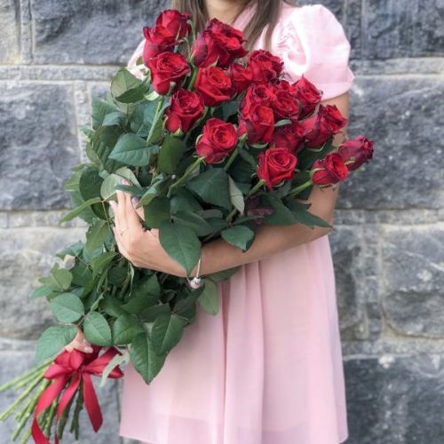 Bouquet of long Roses ― Floristik — flower delivery all over Ukraine