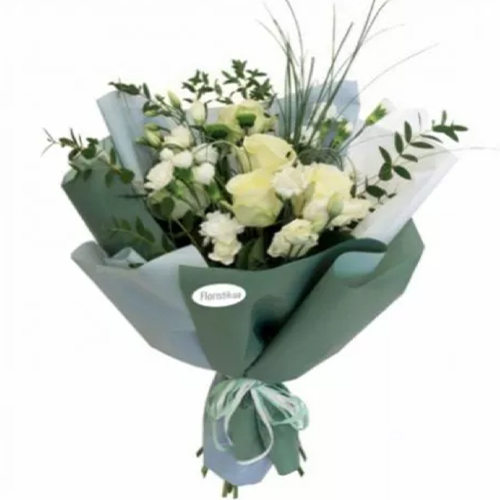 Gift with a smile ― Floristik — flower delivery all over Ukraine