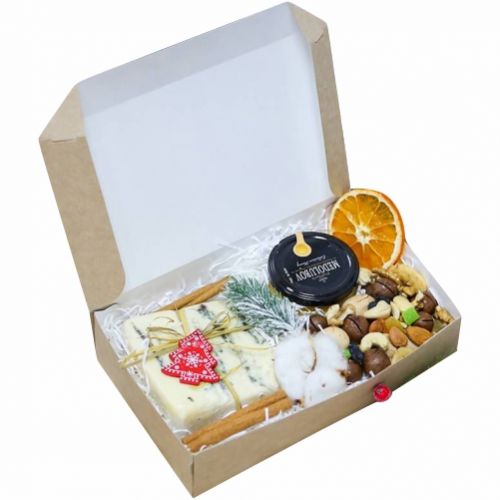 Box with cheese and nuts  ― Floristik — flower delivery all over Ukraine
