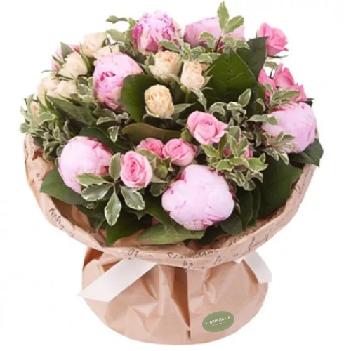 Bouquet of peonies with spray roses ― Floristik — flower delivery all over Ukraine