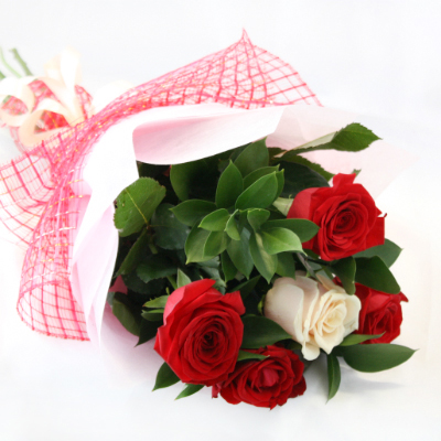 Bouquet of 5 roses ― Floristik — flower delivery all over Ukraine