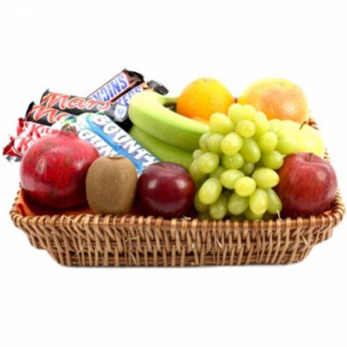 Fruit basket with chocolate ― Floristik — flower delivery all over Ukraine