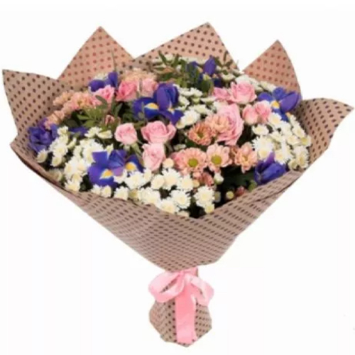 Bouquet of vanilla irises ― Floristik — flower delivery all over Ukraine