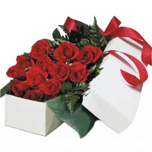 15 red roses. Buy 15 red roses in the online store Floristik